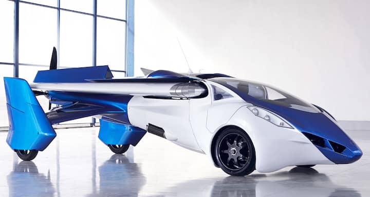 युरोपीतील स्लोव्हाकिया देशातील AeroMobil कंपनी लवकरच ही कार पेश करणार आहे. 20 एप्रिल 2017 ला मोनेकोमध्ये होणाऱ्या Top Marques Show मध्ये ही कार पहिल्यांदा जगासमोर येणार आहे. ही कार फक्त रस्त्यावर धावणारी नसून ती हवेतही उडते. हवेत ही कार 12.5 प्रति लीटर एवढा अॅव्हरेज देते. कार आणि विमान चालवण्याचा तंत्रज्ञानाचं योग्य मिश्रण करुन ही कार तयार करण्यात आली आहे. 