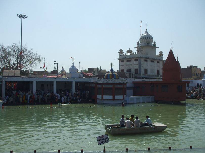घुमक्कडी : कार्तिकेयाचं मंदिर आणि चैत्रातली जत्रा  