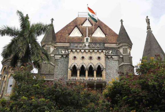 Update on Mulund sambhaji raje groung issue at Bombay High Court मुलुंडमधील मैदानाच्या काँक्रिटीकरणाला परवानगी कशी? हायकोर्ट