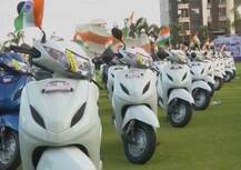 हिरे व्यापाऱ्याकडून तब्बल 125 कर्मचाऱ्यांना अॅक्टिव्हा भेट!