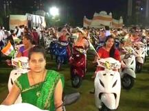 मालकाकडून 125 कर्मचाऱ्यांना अॅक्टिव्हा भेट! 