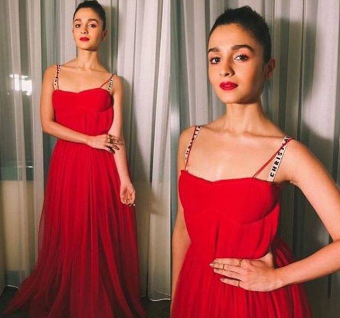 अभिनेत्री आलिया भट्टचा ग्लॅमरस लूक