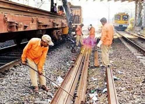 Megablock On Central And Harbour Railway In Mumbai Latest Marathi News Updates मुंबईत मध्य आणि हार्बर रेल्वेमार्गांवर आज विशेष मेगाब्लॉक