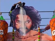 कुठे प्रभासवर दुग्धाभिषेक, तर कुठे फटाक्यांचा धूर, देशभरात बाहुबालीचा जल्लोष