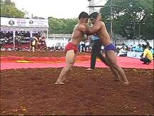 हिंदकेसरी किताबासाठी पुण्याच्या आखाड्यात पैलवानांचा शड्डू