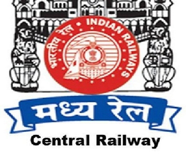 Central Railway collects Rs 1.5 crore fine from passengers traveling without ticket विनातिकीट प्रवास करणाऱ्या प्रवाशांकडून दीड कोटींचा दंड वसूल, मध्य रेल्वेची कारवाई