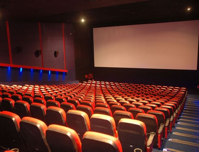 Saudi Arabians prince decide to allow theaters to re open for public after 35 years तब्बल 35 वर्षांनंतर सौदी अरेबियात पुन्हा सिनेमे प्रदर्शित होणार