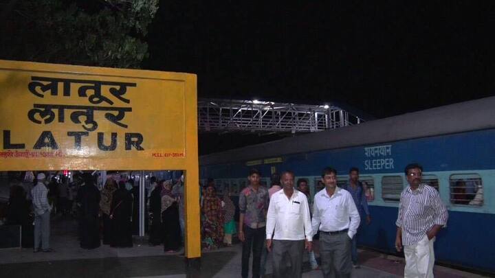 लातूरमध्ये यासाठी लातूर रेल्वे संघर्ष समितीची स्थापन करण्यात आली. तर उस्मानाबादमध्ये व्यापारी महासंघाने बंद पुकारला. आधीच ओव्हरलोड असणारी गाडी बिदरहून सोडल्याने हा विरोध तीव्र झाला आहे.