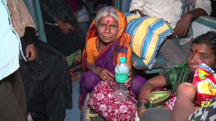 गाडी बिदरहून सोडण्याचा निर्णय मागे घेण्यासाठी लातूरकर आक्रमक झाले आहेत.