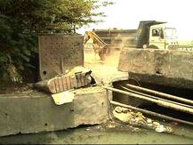 मुंबईत यंदाही नालेसफाईचे तीनतेरा, खोटा गाळ उपसून मुंबईकरांची फसवणूक