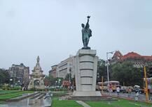 मुंबईतल्या हुतात्मा चौकाचं नाव बदललं!