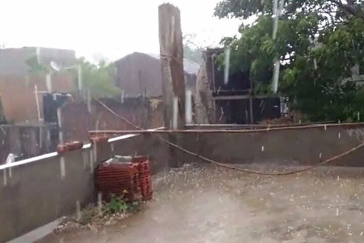 Rainfall In Solapur Sangli And Osmanabad Latest Update सोलापूर, सांगलीसह उस्मानाबादमध्ये अवकाळी पाऊस