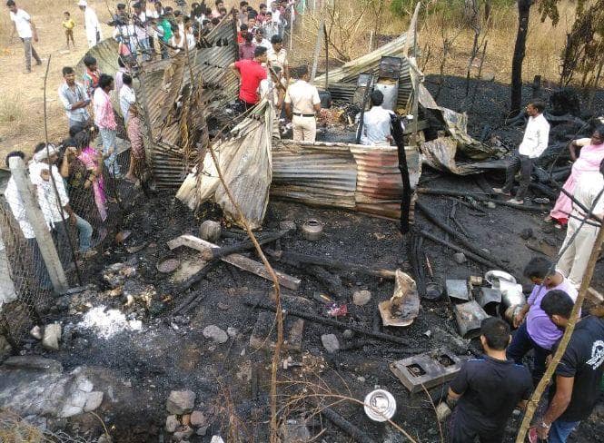 साखरपुड्यापूर्वी सिलेंडर स्फोट, 16 वर्षीय तरुणीचा मृत्यू Washim Cylinder Blast Before Engagement Girl Dies Live News Update साखरपुड्यापूर्वी सिलेंडर स्फोट, 16 वर्षीय तरुणीचा मृत्यू