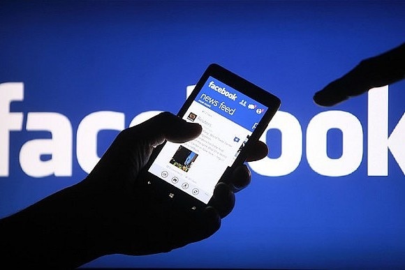  81 thousand Facebook account hacked, data stolen 81 हजार फेसबुक अकाउंट हॅक, डेटा चोरीला