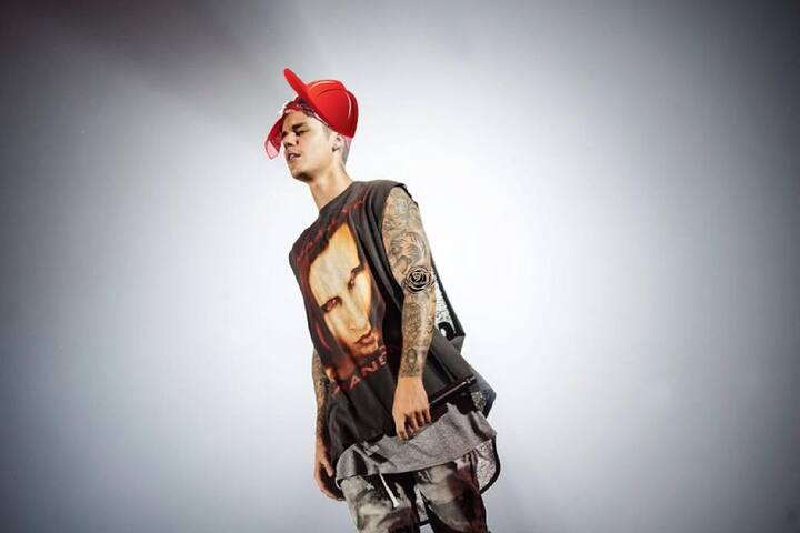 याच जस्टिन बिबरची संपत्ती किती? बिबरच्या संपत्तीचा आकडे पाहून सर्वसामान्यांचे डोळे पांढरे होतील. 