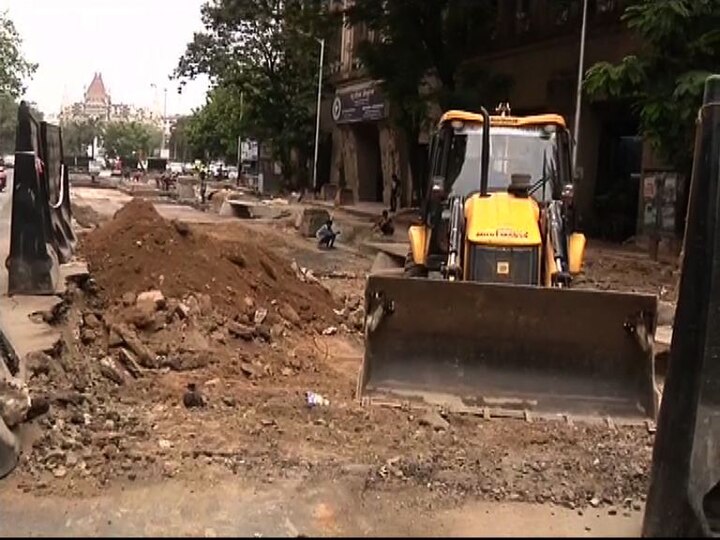 Shiv Sena Bjp Dispute Relating To Maintenance Of Roads In Mumbai रस्ते दुरुस्तीसाठी खडी पुरवठ्यावरुन शिवसेना-भाजपात 'खडीफेक'