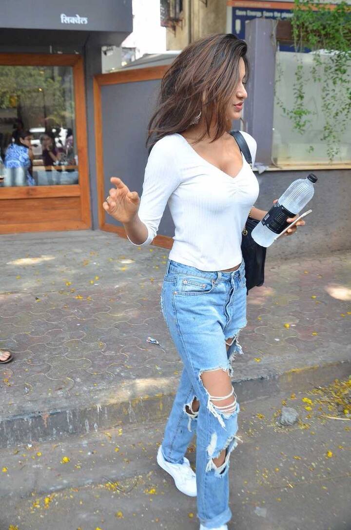 मुंबईची अशा घटनांच्या बाबतीत जगभरात एक वेगळी ओळख आहे. मुंबईत कुणालाही भेदभावाचा सामना करावा लागत नाही. मात्र एका अभिनेत्रीला घर सोडायला लावल्यामुळे या प्रकाराची सर्वत्र चर्चा आहे.