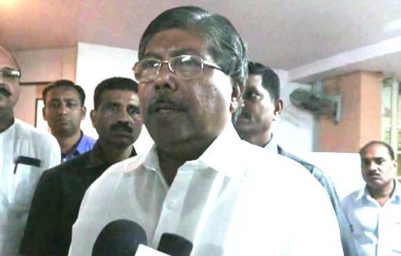 राज्यभरात सर्वात मोठी तलाठी भरती, मंत्रिमंडळाची भरती निर्णयाला मंजुरी Cabinet Approve For Talathi Recruitment In Maharashtra Latest Update राज्यभरात सर्वात मोठी तलाठी भरती, मंत्रिमंडळाची भरती निर्णयाला मंजुरी