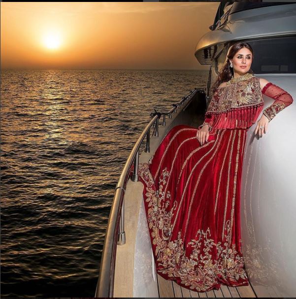 करीनानं गोव्यामध्ये नुकतंच एक फोटोशूट केलं. 