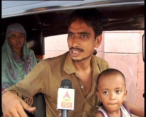 Rickshaw Driver In Mumbai Struggling Against Family Crisis Latest Updates पत्नीला अर्धांगवायू, 3 वर्षांच्या मुलाला मांडीवर घेऊन व्यवसाय, रिक्षाचालकाचा संघर्ष