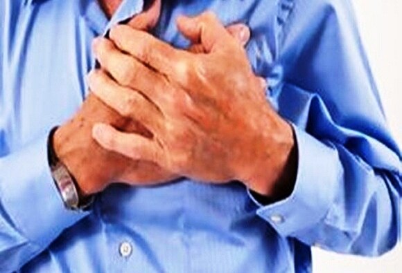 What is Cardiac arrest and symptoms latest news update कार्डिअॅक अरेस्ट म्हणजे काय? हार्ट अटॅकपेक्षा भिन्न आहे का?