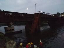 गोव्यात पोर्तुगीजकालीन पूल कोसळला, 50 जण नदीत पडल्याची भीती