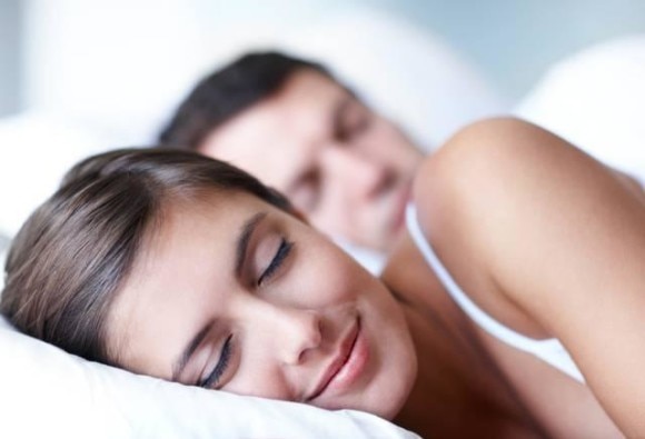Beauty Sleep Is A Real Thing Research Finds तुम्हाला झोप पूर्ण होण्याचे फायदे माहिती आहेत का?