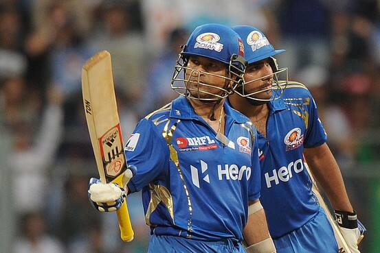 या यादीत तिसऱ्या क्रमांकावर मुंबई इंडियन्सचा आणि टीम इंडियाचा माजी खेळाडू मास्टर ब्लास्टर सचिन तेंडुलकरचा क्रमांक लागतो. सचिनच्या नावावर आयपीएलमध्ये 2334 धावा आहेत.