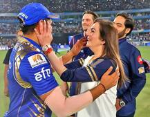 मुंबई इंडियन्सच्या विजयानंतर नीता अंबानींचं सेलिब्रेशन