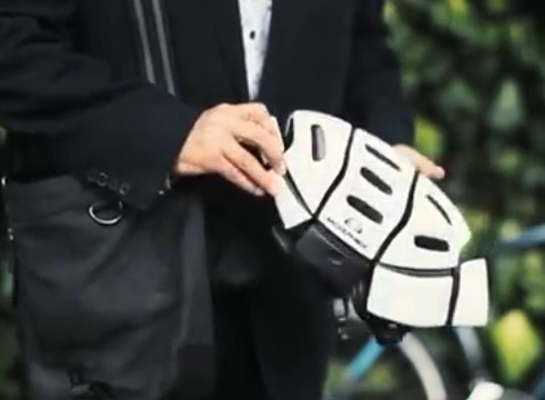 Folding Helmet Technology For Bikers Latest Update भन्नाट कल्पना, घडी करुन बॅगेत ठेवता येणारं हेल्मेट!