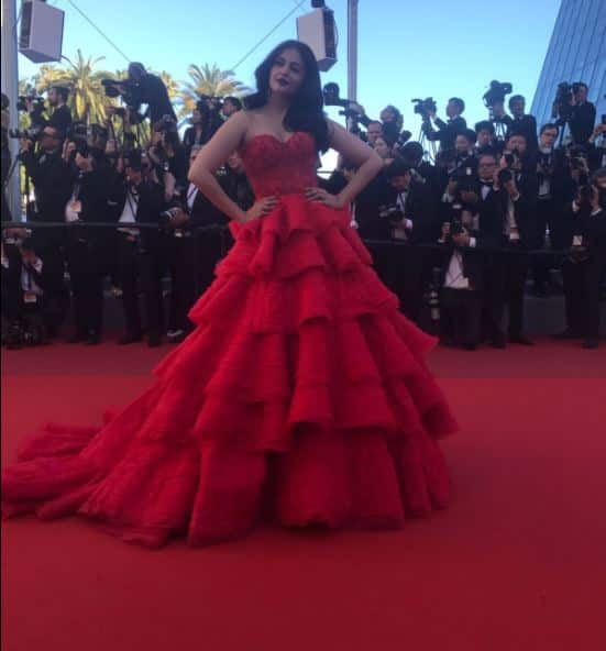 अभिनेत्री ऐश्वर्या (PHOTOS : AFP & L'Oréal Paris India Twitter) 
