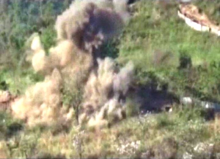 Indian Army Destroyed Pakistan Armys Posts In Naushera Latest News Update घुसखोरीविरोधात भारताचा करारा जवाब, पाकिस्तानी चौक्या उद्ध्वस्त