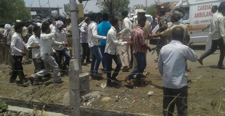 यावेळी मुख्यमंत्री फडणवीस यांच्यासह स्वीय सहाय्यक अभिमन्यू पवार, केतन पाठक, प्रधान सचिव प्रवीण परदेशी आणि दोन क्रू मेंबर हेलिकॉप्टरमध्ये होते. हे सर्व जण सुखरुप आहेत.