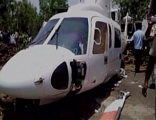 All You Want To Know About Cm Devendra Fadanvis Crashed Helicopter Latest Update मुख्यमंत्र्यांचं कोसळलेलं हेलिकॉप्टर कोणत्या बनावटीचं?