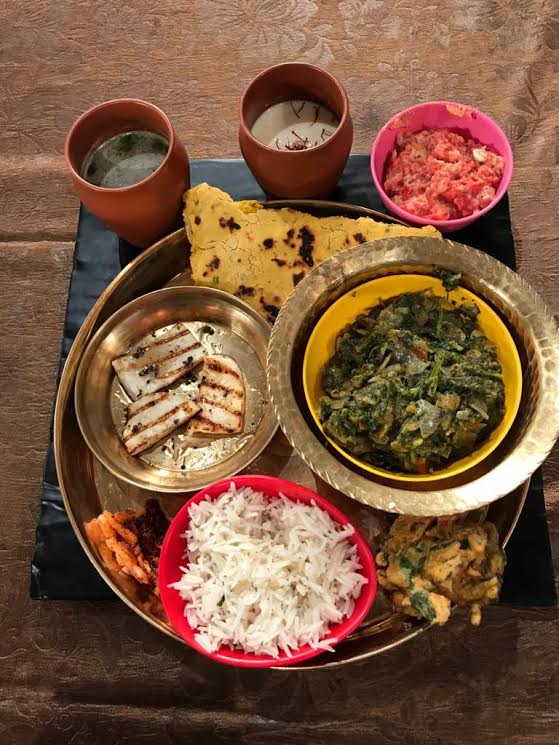 जिभेचे चोचले : सफर विस्मरणातल्या खाद्यसंस्कृतीची