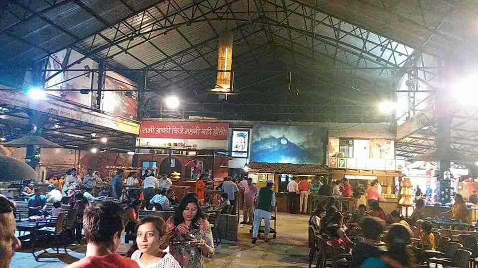 जिभेचे चोचले : सफर विस्मरणातल्या खाद्यसंस्कृतीची