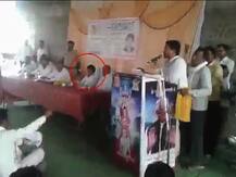 आमदार संतोष दानवेंची सभा शेतकरी संघटनेच्या कार्यकर्त्यांनी उधळली