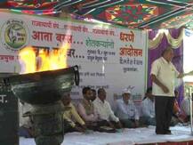 मुख्यमंत्र्यांचा चर्चेचा प्रस्ताव धुडकावला, शेतकरी 1 जूनपासून संपावर ठाम