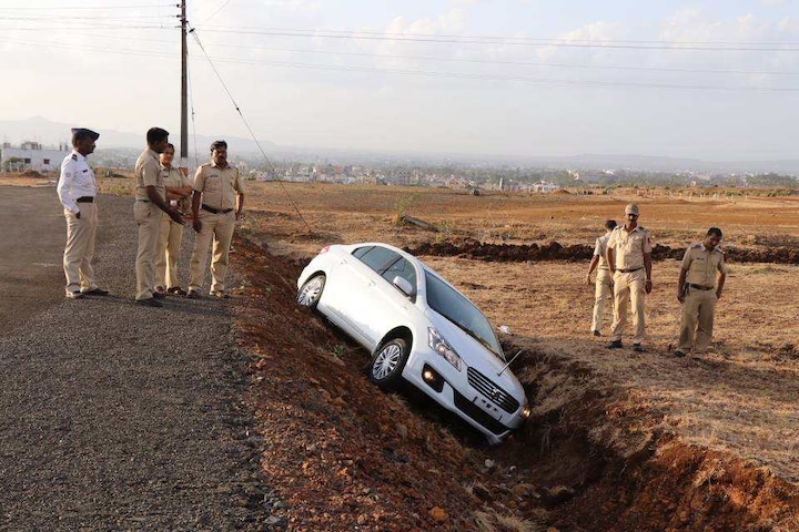 Vishwas Nangare Patil Vehicle Accident In Kolhapur Latest Updates कोल्हापुरात विश्वास नांगरे पाटील यांच्या गाडीला अपघात