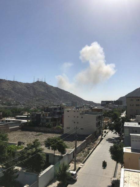 याच परिसरात अफगाणिस्तानच्या राष्ट्रपतींचं निवासस्थानही आहे. स्फोटामुळे 100 मीटर अंतरावर असलेल्या घरांचं नुकसान झालं आहे.