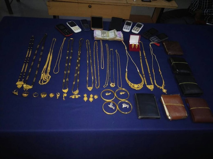 Wardha Police Arrested Thieves Group Latest Updates वर्ध्यात लुटारुंच्या टोळीला बेड्या, 11 लाखांचं सोनं जप्त