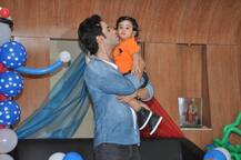 अभिनेता तुषार कपूरच्या मुलाचा पहिला वाढदिवस 