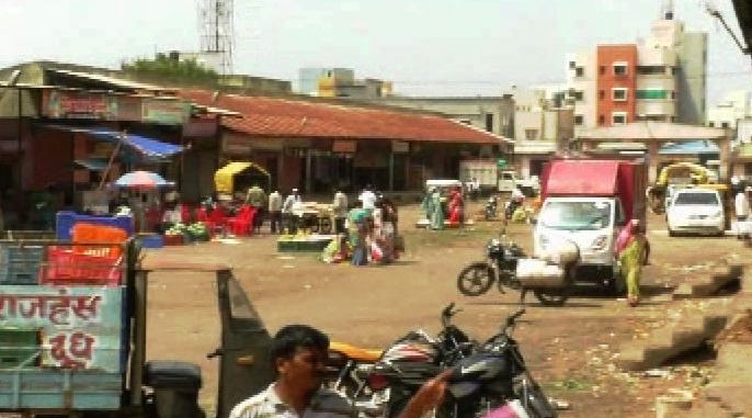Farmers Strike Ahmednagar Market Todays Situation नगरमध्ये भाजीपाल्याची आवक घटली, अजूनही दूध संकलन नाहीच