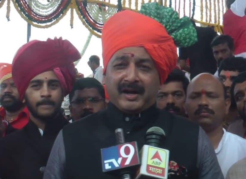 शिवराज्याभिषेक सोहळा राष्ट्रीय सण म्हणून साजरा करावा : संभाजीराजे Sambhajiraje At Raigad For Shivrajyabhishek Sohla Latest Updates शिवराज्याभिषेक सोहळा राष्ट्रीय सण म्हणून साजरा करावा : संभाजीराजे