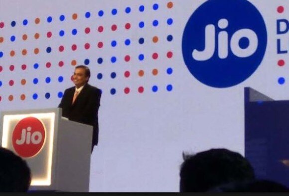 Reliance Jio Helps India Reach 15th Rank In 4g Availability Globally Says Report जिओच्या मदतीने 4G विश्वात भारताची मोठी उसळी