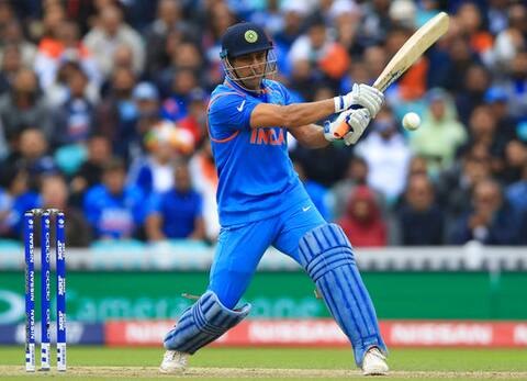 धोनीने 11 वर्षांनंतर चॅम्पियन्स ट्रॉफीतला दुष्काळ संपवला! धोनीने 11 वर्षांनंतर चॅम्पियन्स ट्रॉफीतला दुष्काळ संपवला!
