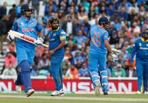 धोनीने 11 वर्षांनंतर चॅम्पियन्स ट्रॉफीतला दुष्काळ संपवला!