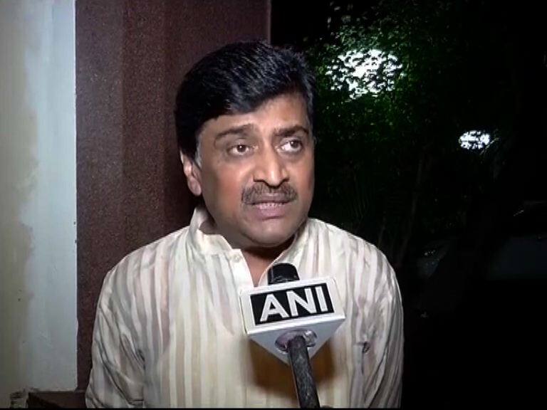 Ashok Chavan On Farmers Loan Waiver Latest Updates कर्जमाफी हा शेतकरी संप आणि संघर्ष यात्रेचा विजय : काँग्रेस