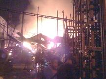 पिंपरीत फटाक्यांमुळे आग, मंडपाचं साहित्य जळून खाक! 