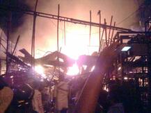 पिंपरीत फटाक्यांमुळे आग, मंडपाचं साहित्य जळून खाक! 